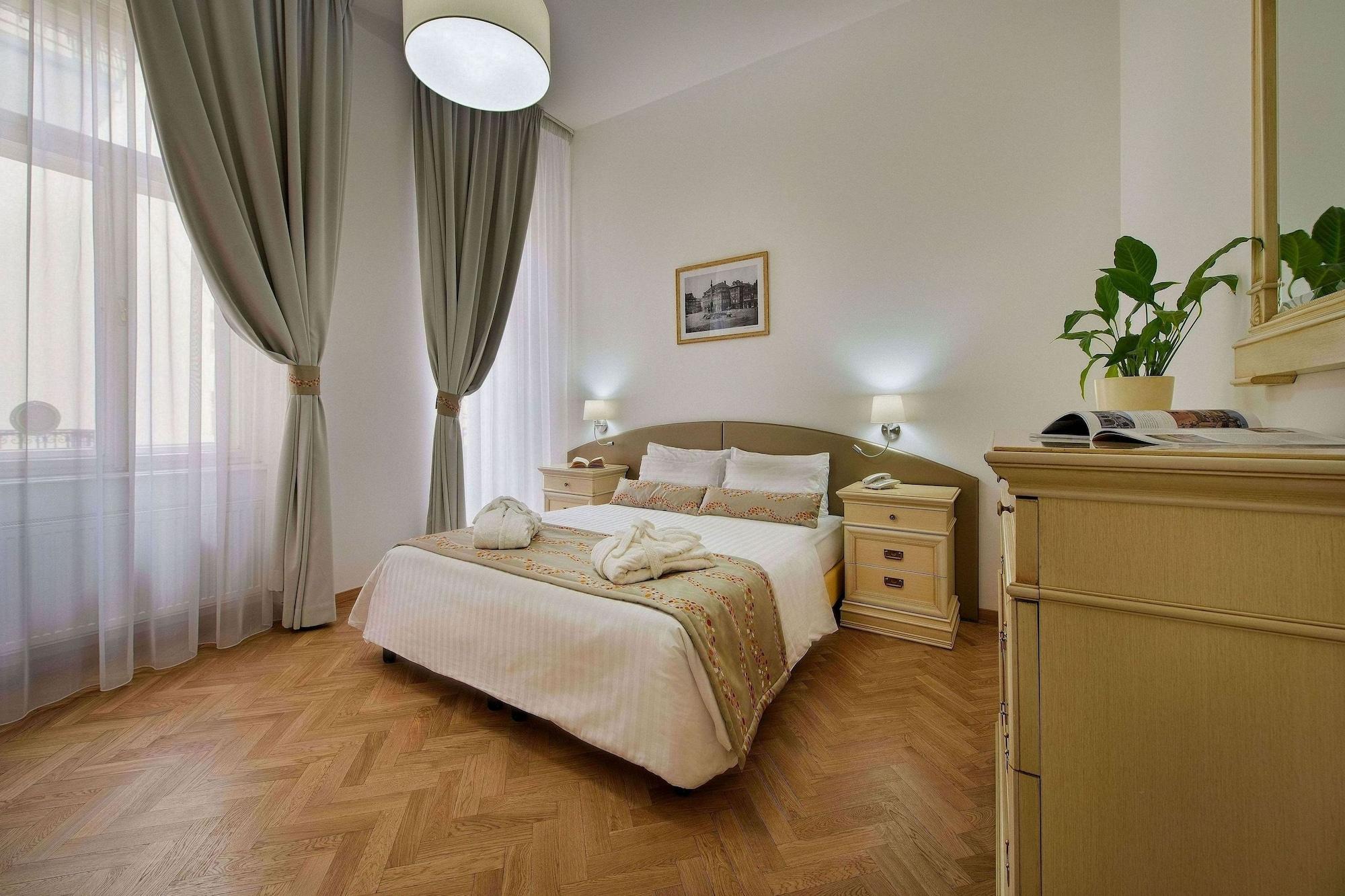 Apart Otel Hotel Suite Home Prague 4*