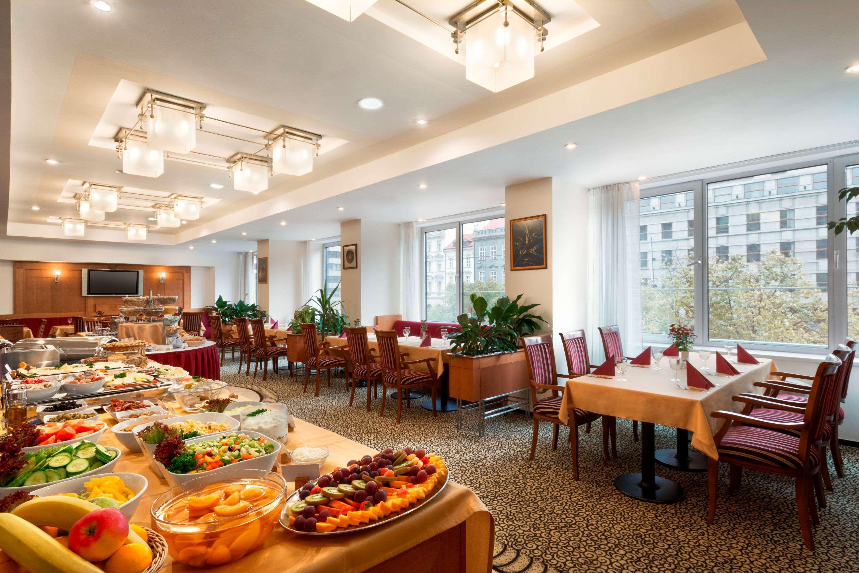 Ramada Centre Hotel 4*