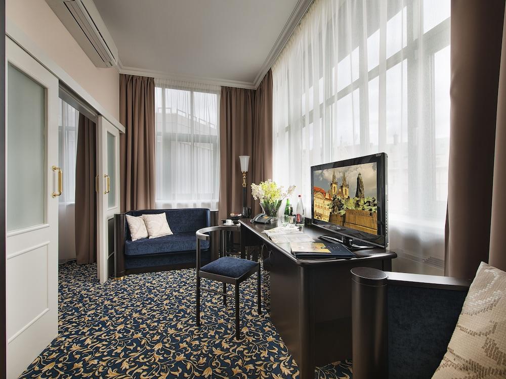 Ea Royal Esprit Otel 4*