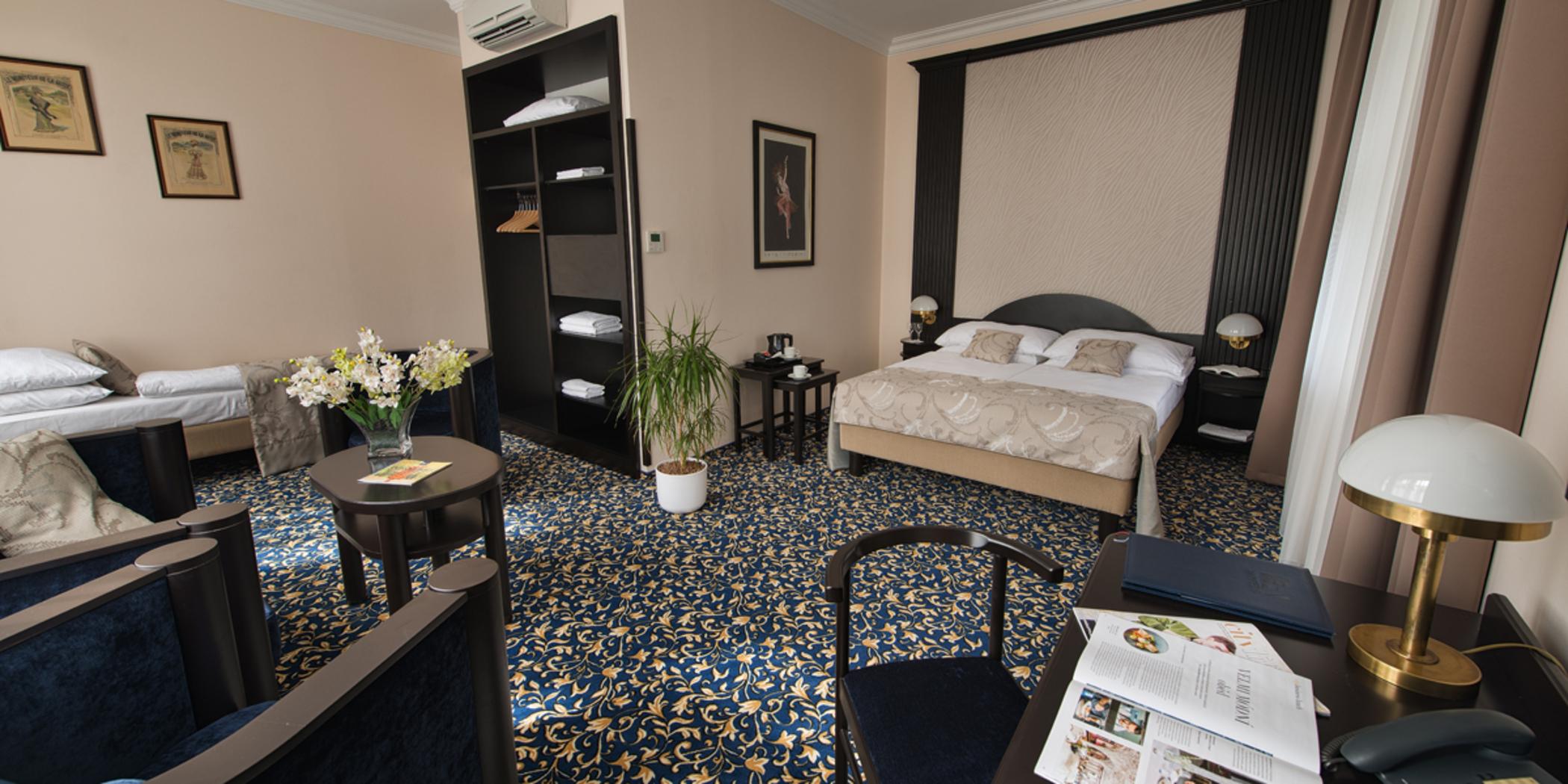 Ea Royal Esprit Otel Prag