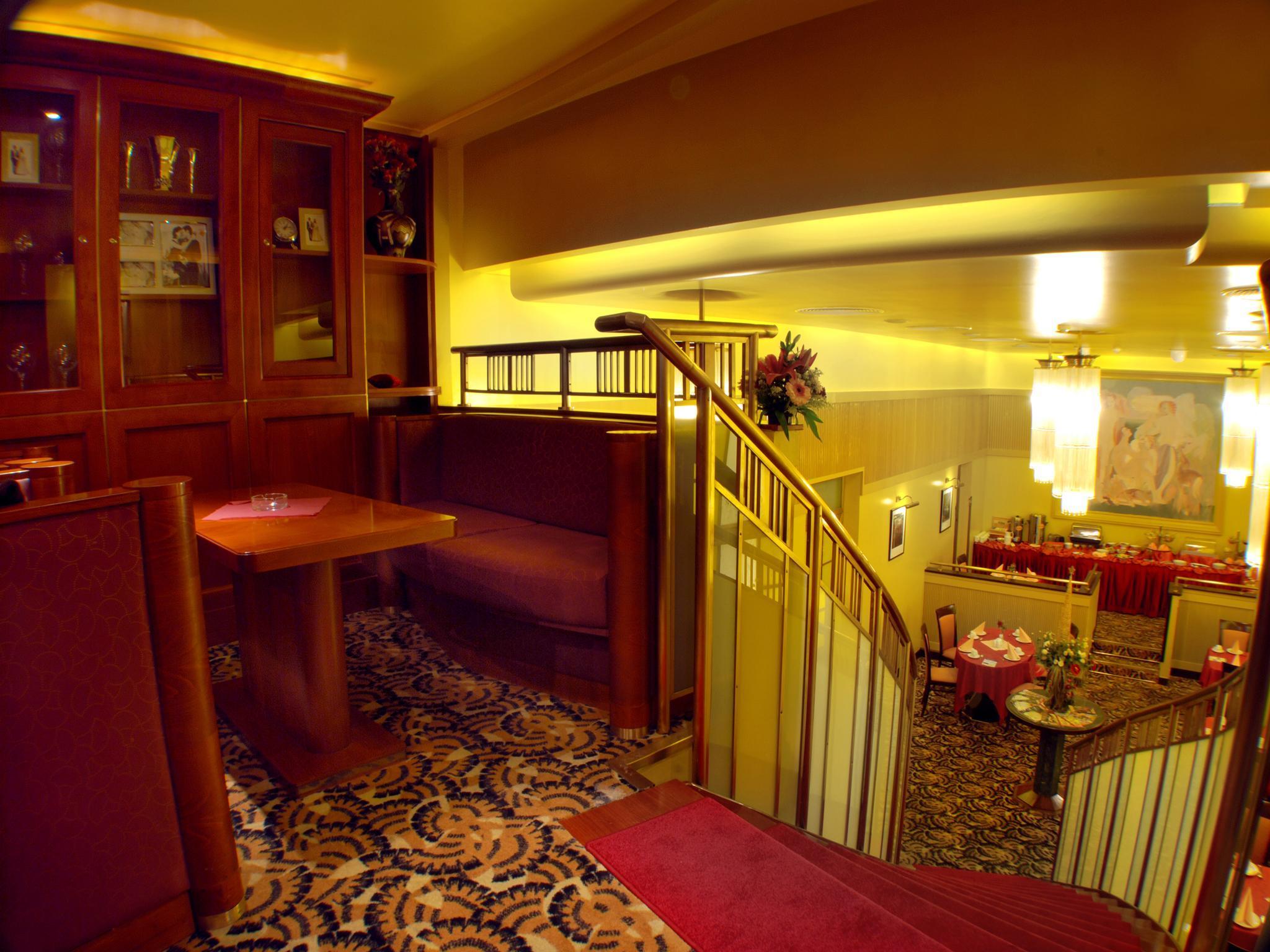 Ea Royal Esprit Otel
