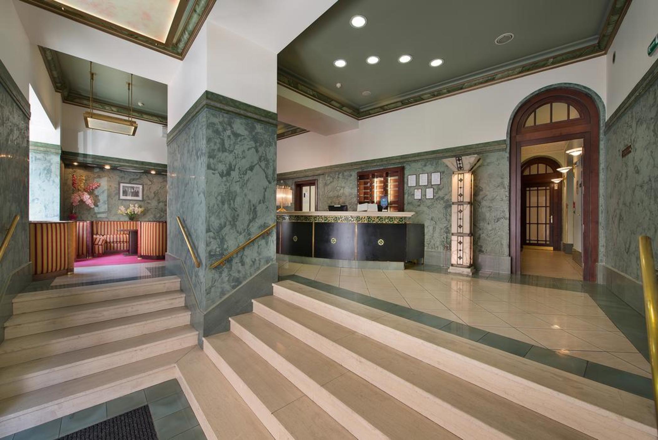 Ea Royal Esprit Otel 4*