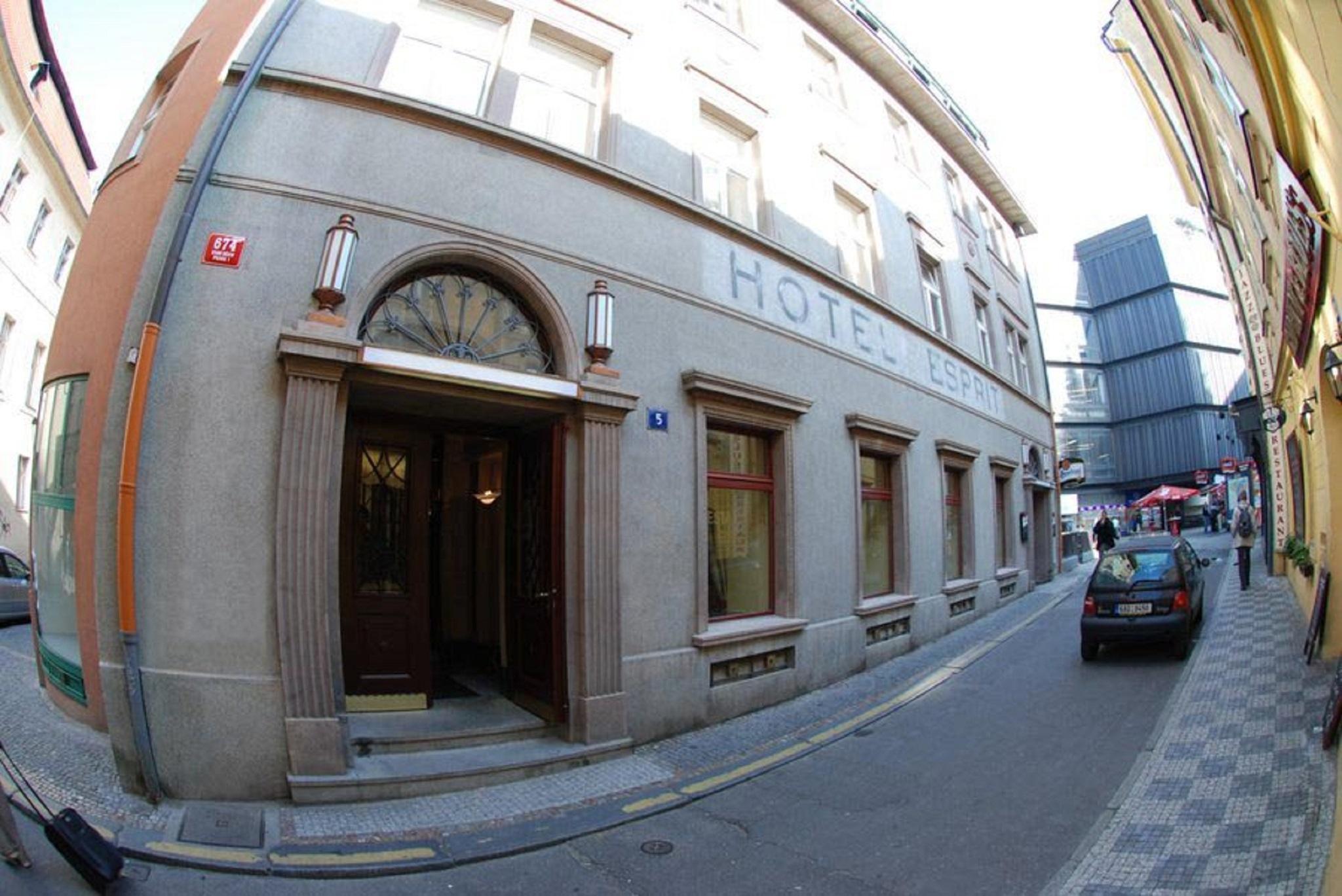 Ea Royal Esprit Otel Prag