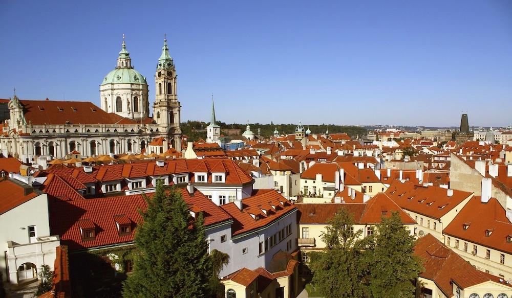 Alqush Downtown Prague