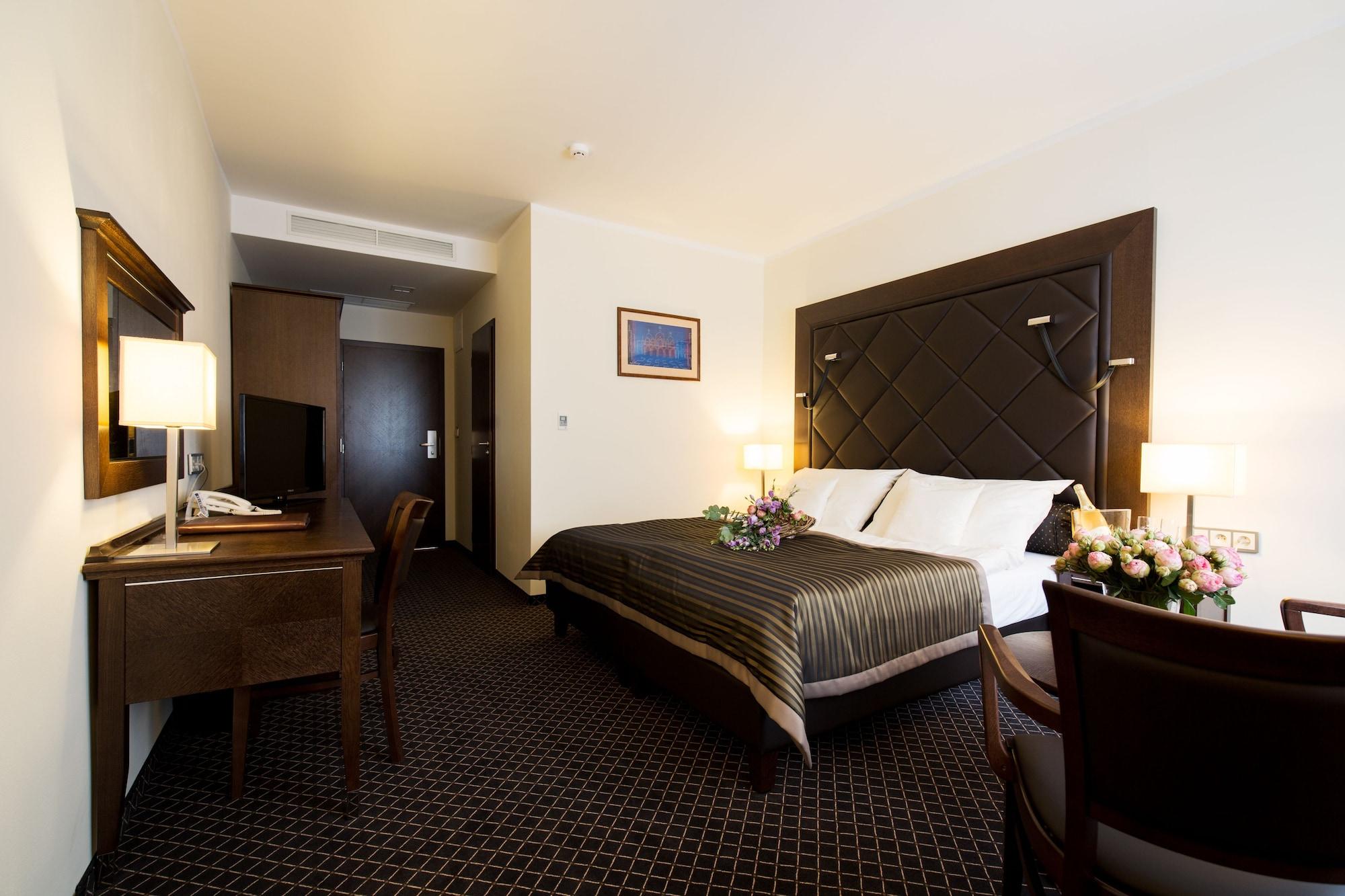 Hotel Selsky Dvur - Bohemian Village Courtyard Prague