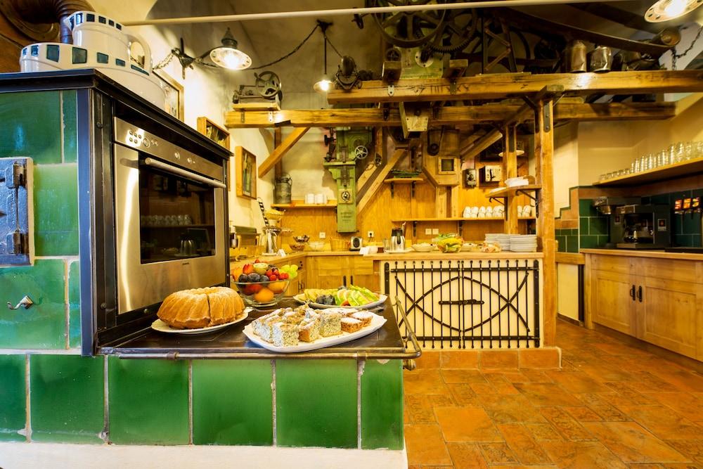 Otel Selsky Dvur - Bohemian Village Courtyard 4*