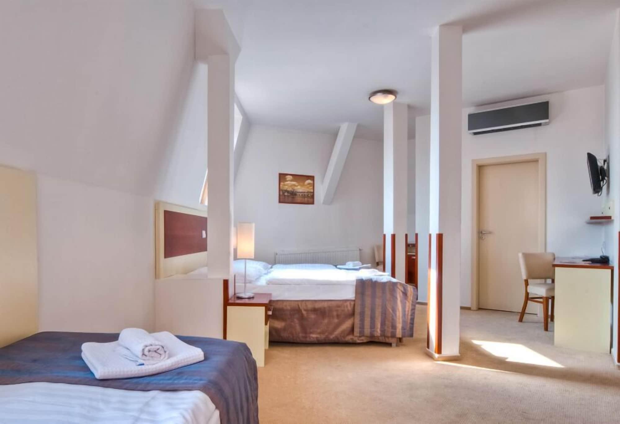 Gloria 4* Prag