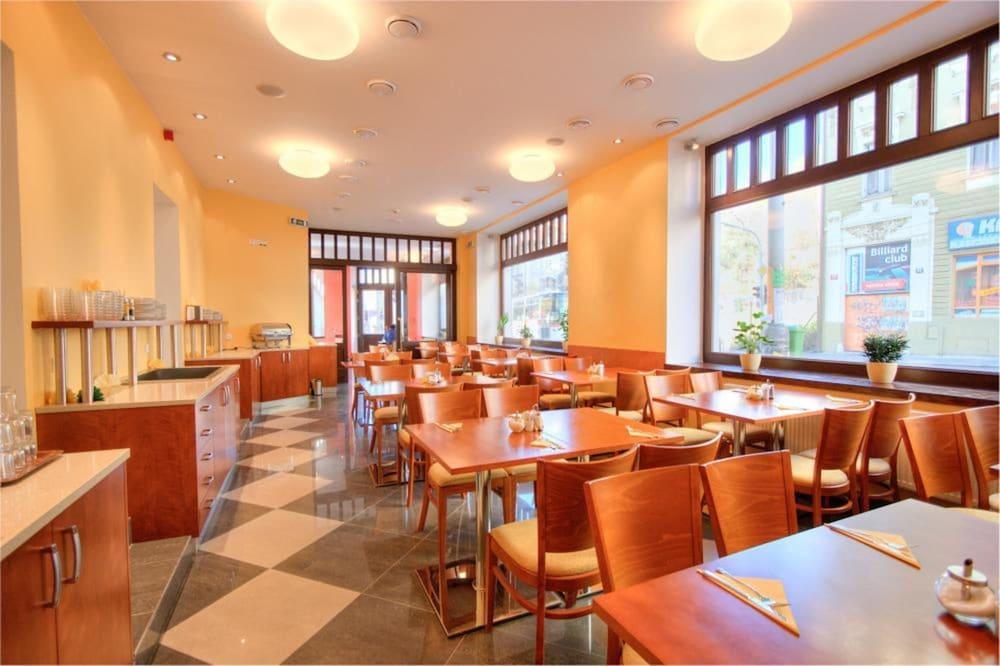 Gloria Otel