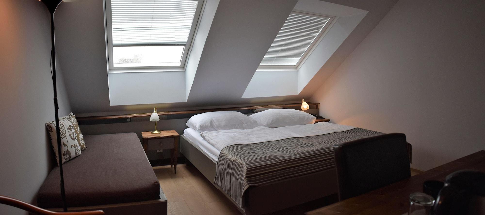Centre Plaza Hotel 3*
