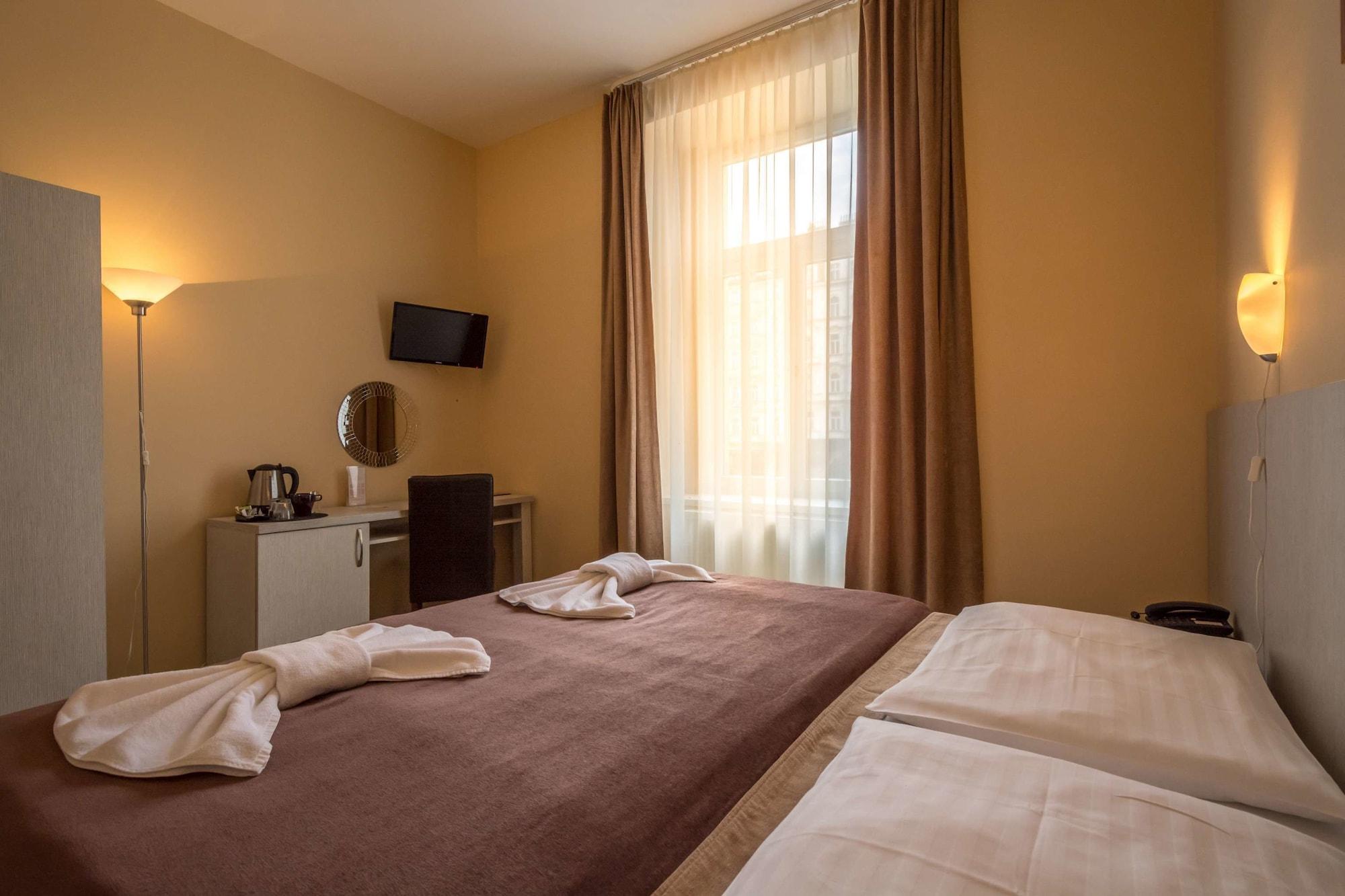 Hotel Centre Plaza 3*