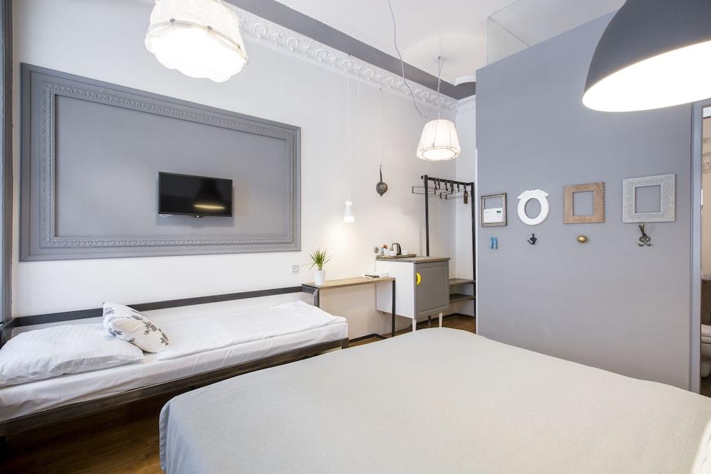 Otel Miss Sophie's New Town & Wellness