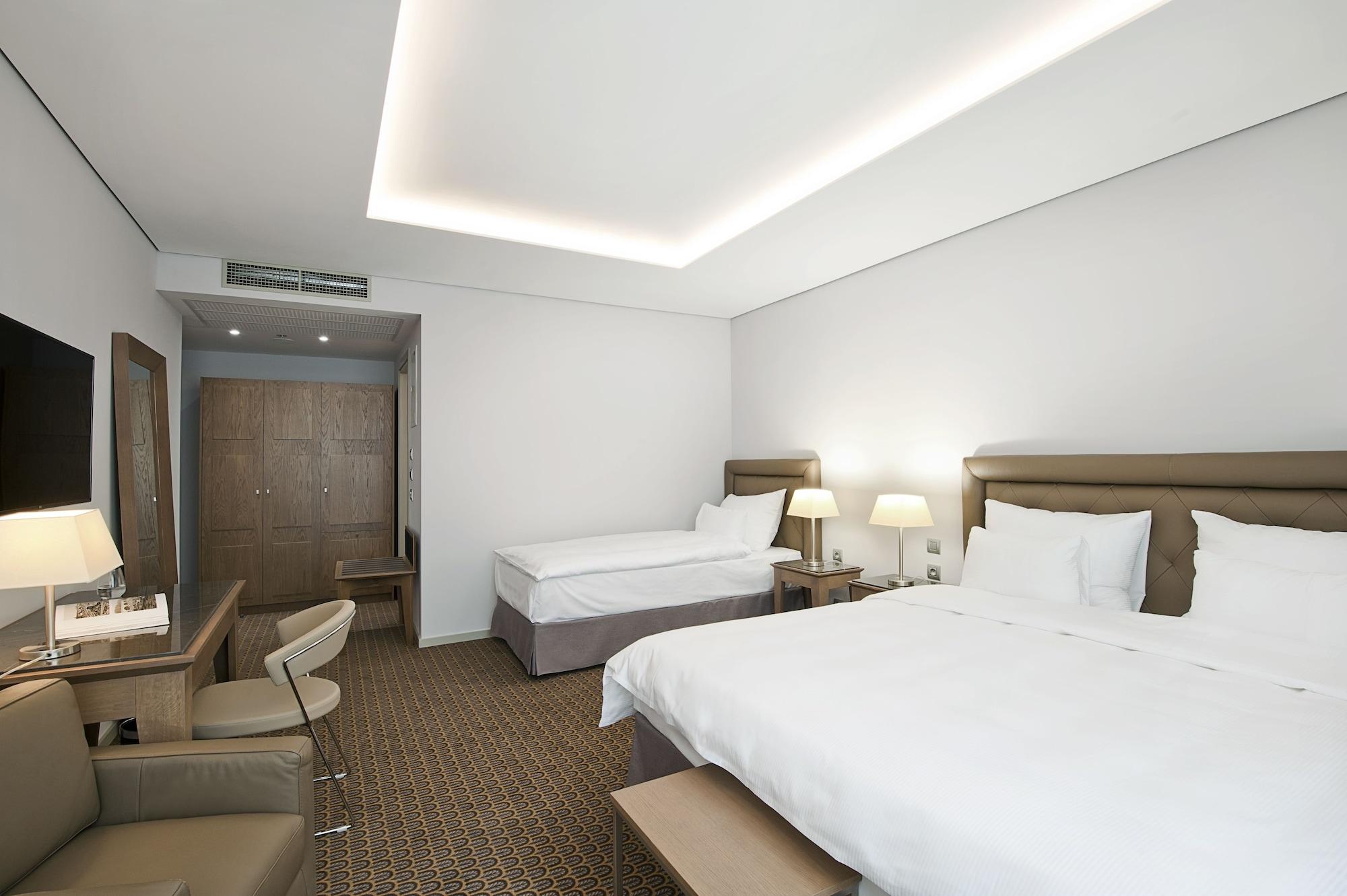 Royal 4*