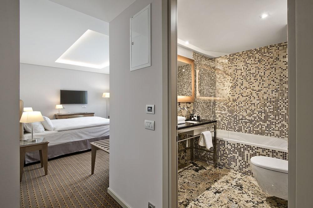 Royal 4* Prague