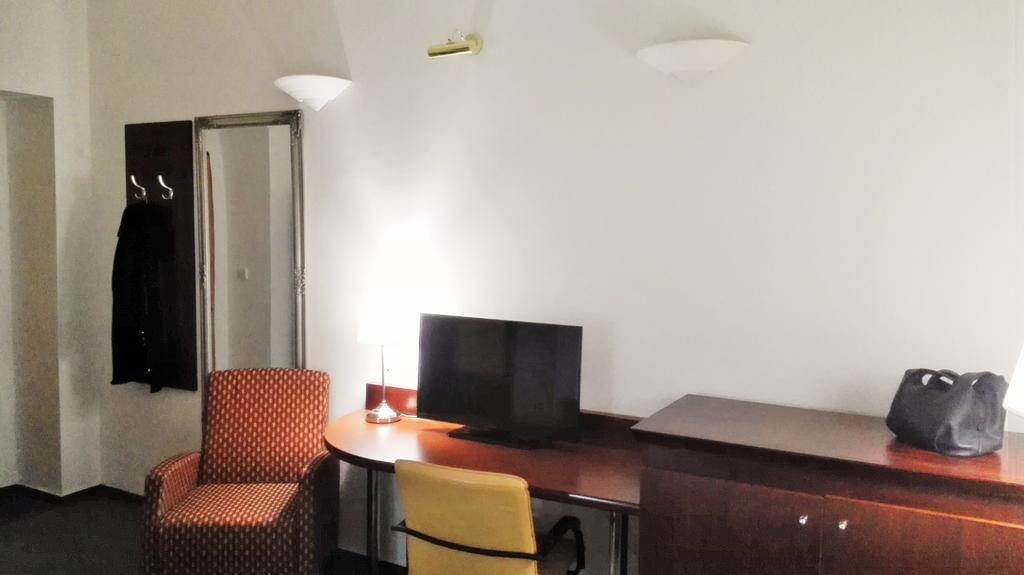 Hotel Elen's Arlington