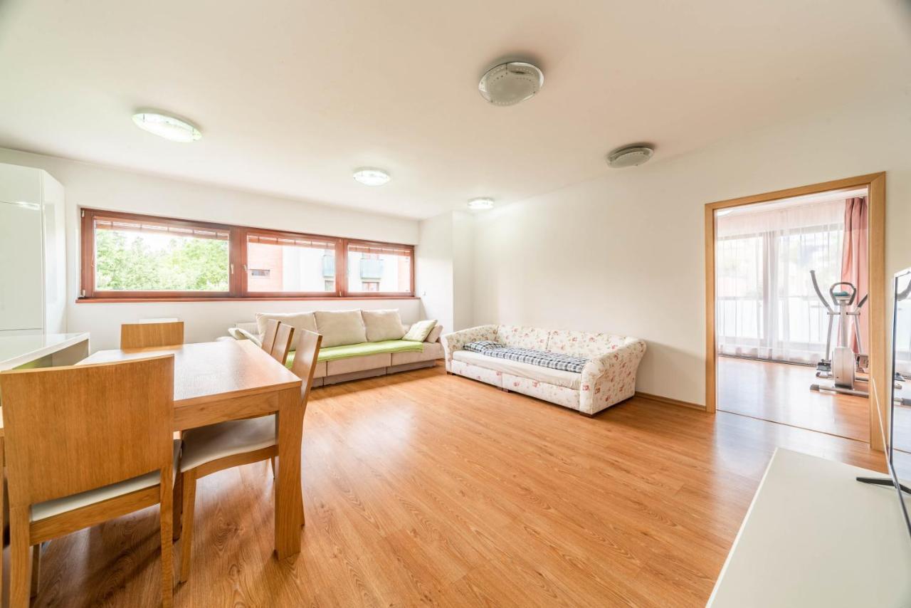 Krasne Ubytovani S Balkonem Apartment