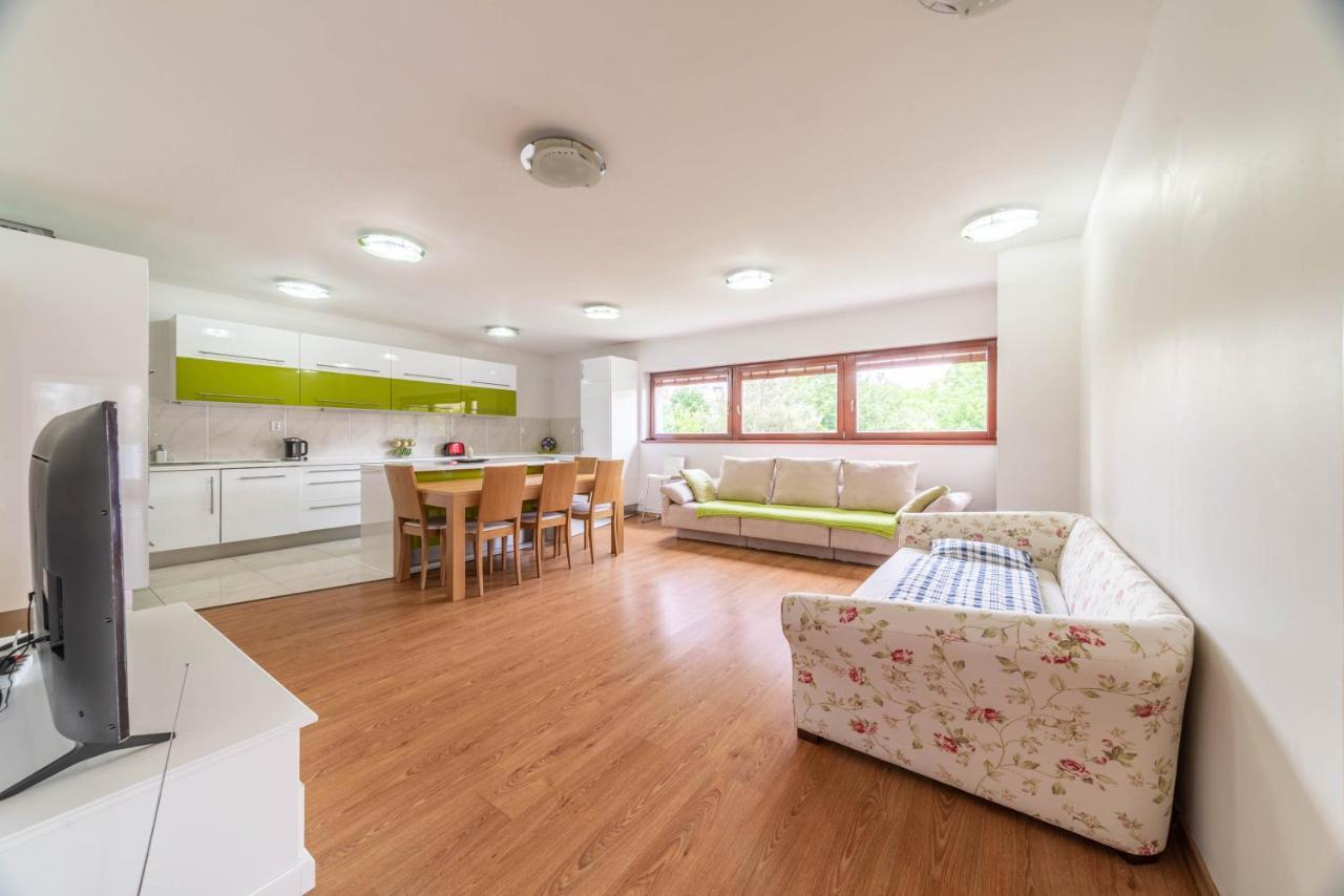 Daire Krasne Ubytovani S Balkonem