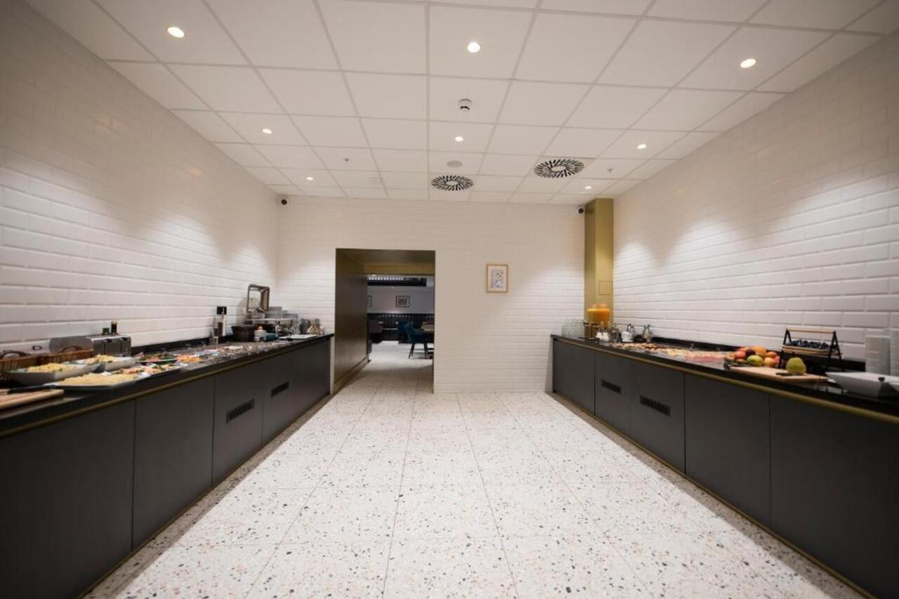 The Gold Bank Otel