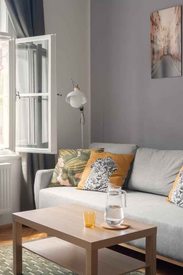 Apartment Next To Wenceslas Square By Days Prague
