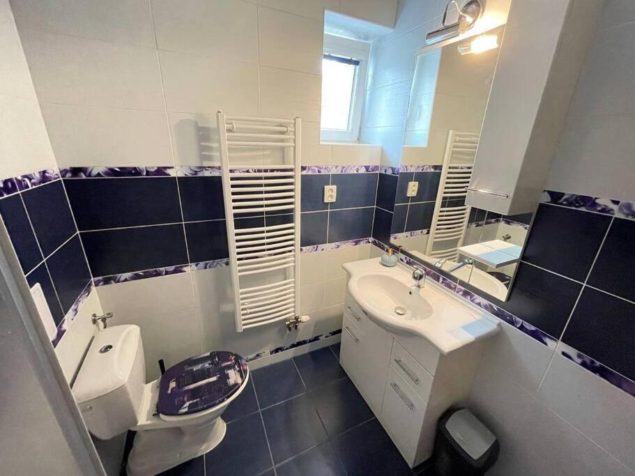 Apartment Bajecne Ve S Bazenem A Terasou. Prag