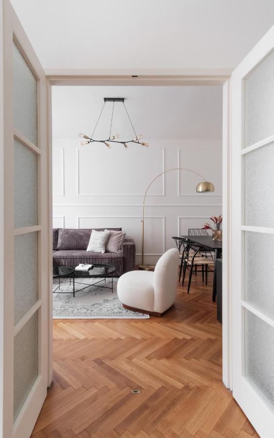 Days - Glamorous W Balcony Near Vltava River Apartment Prague