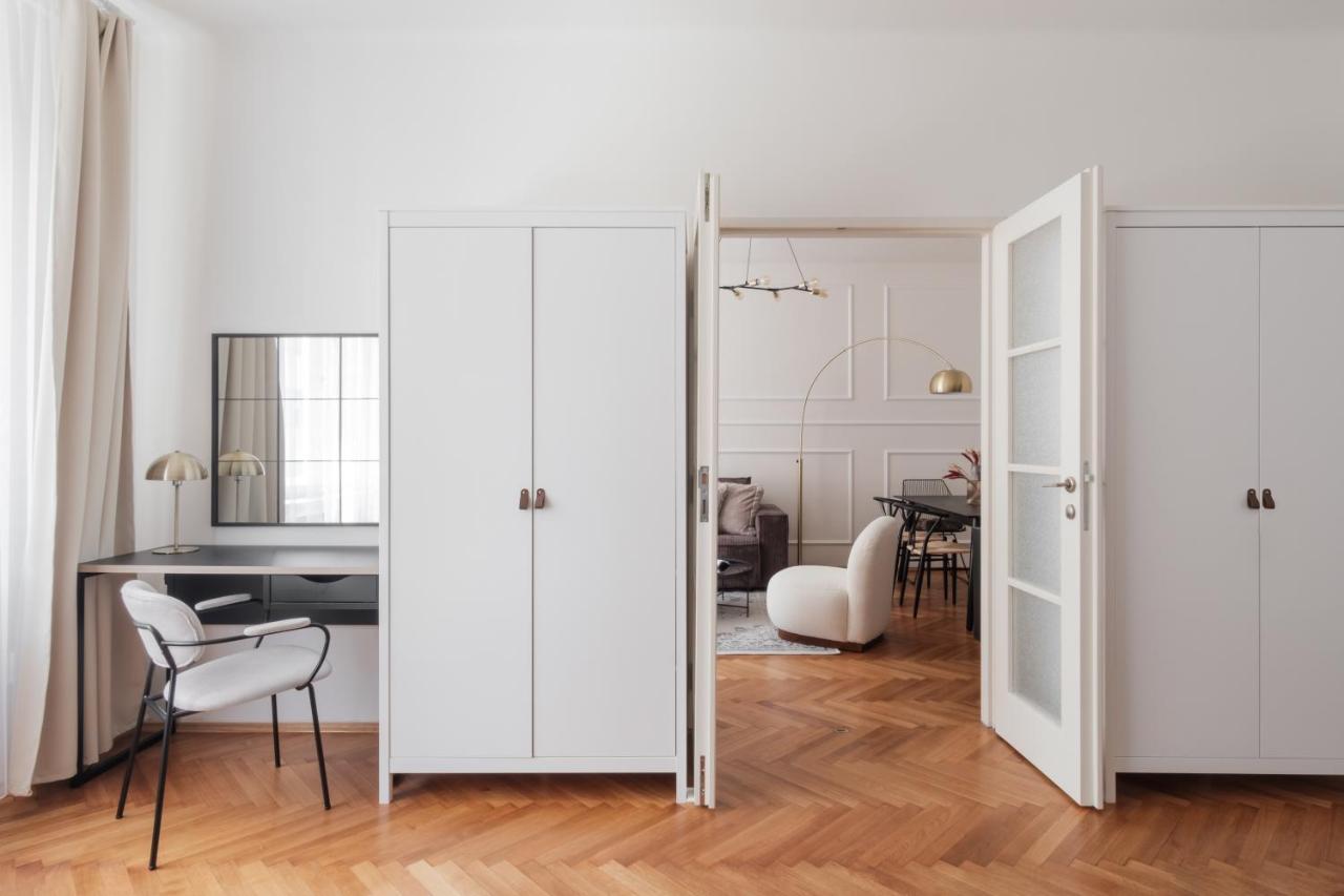 Days - Glamorous W Balcony Near Vltava River Apartamento *