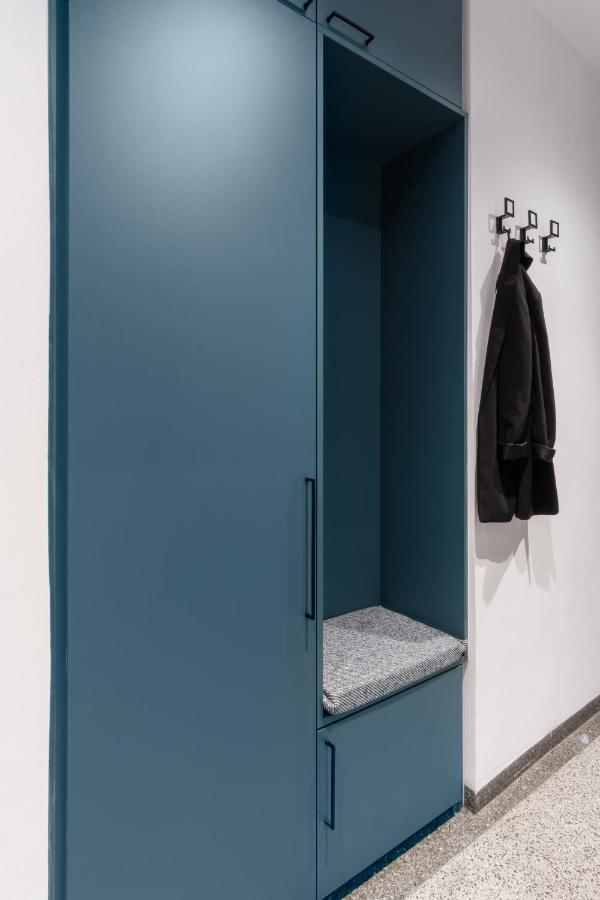 Apartment Days - Designer W Fold-up Bed - Trendy Neighborhood Prague