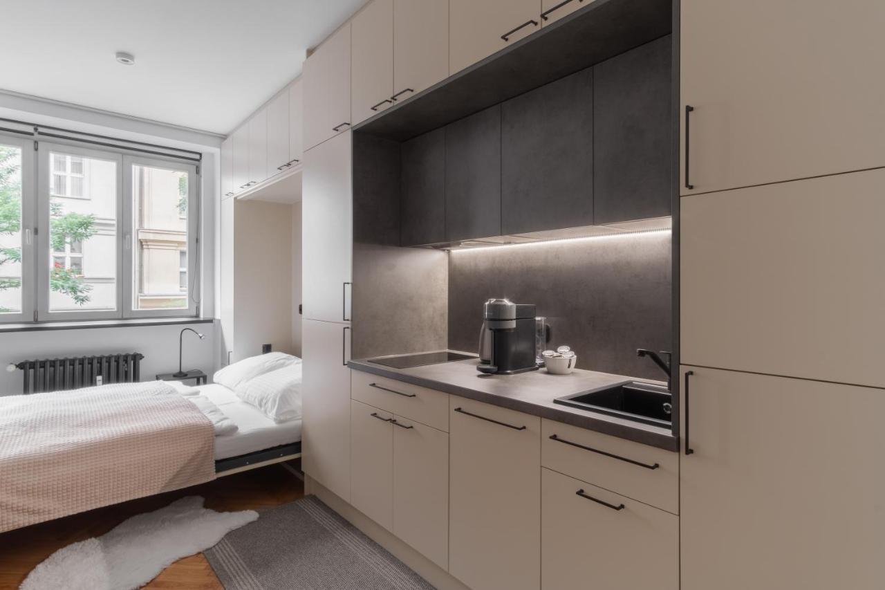 Days - Designer W Fold-up Bed - Trendy Neighborhood Prague