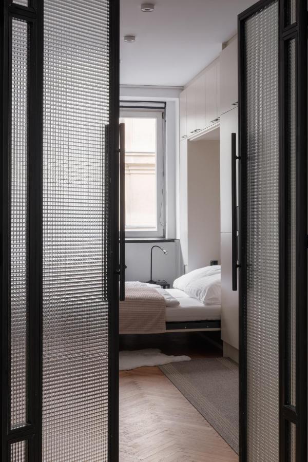Days - Designer W Fold-up Bed - Trendy Neighborhood * Prague
