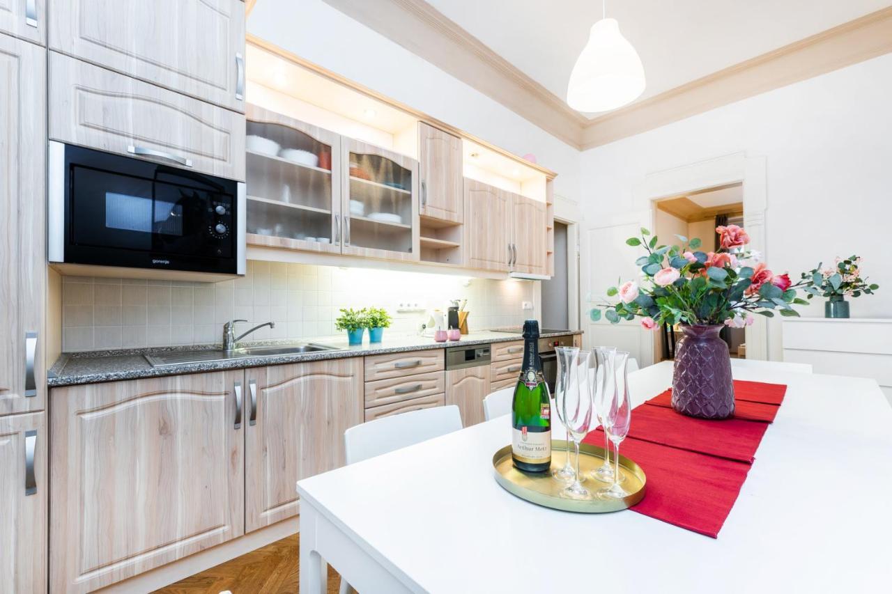 Grand Deluxe Vip Daire Prag