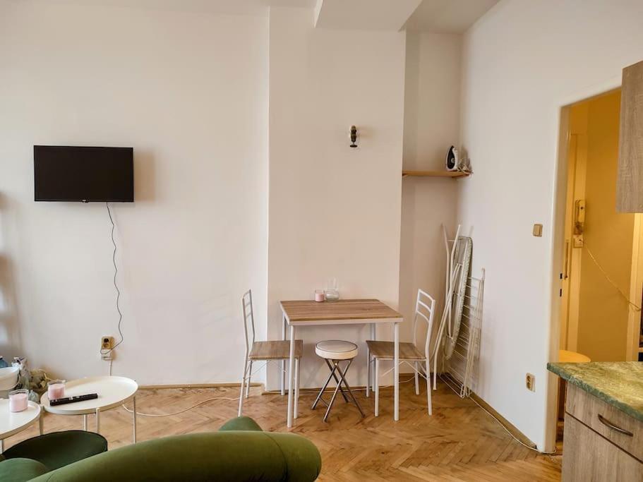 Cosy Warm In The Heart Of Prague. Praga