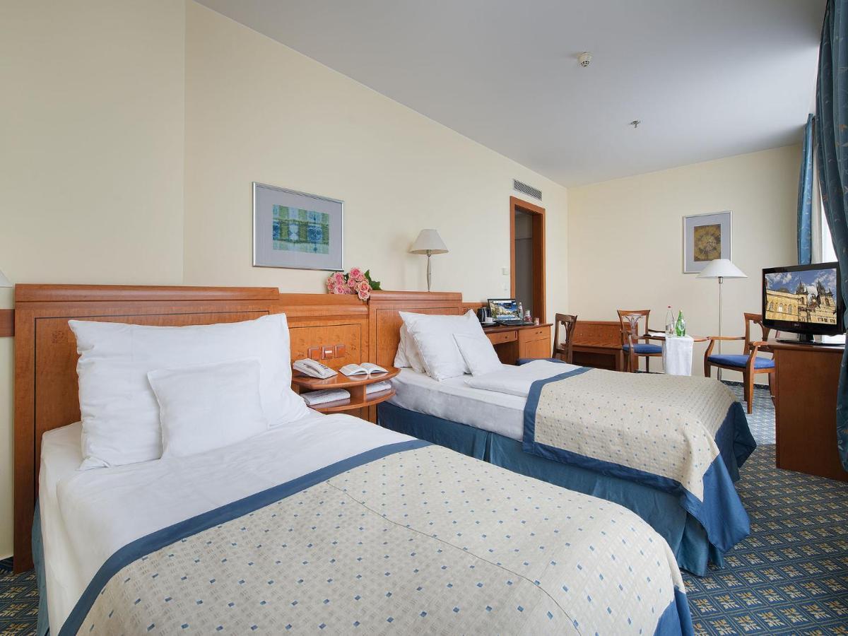 Hotel Ramada Centre 4*