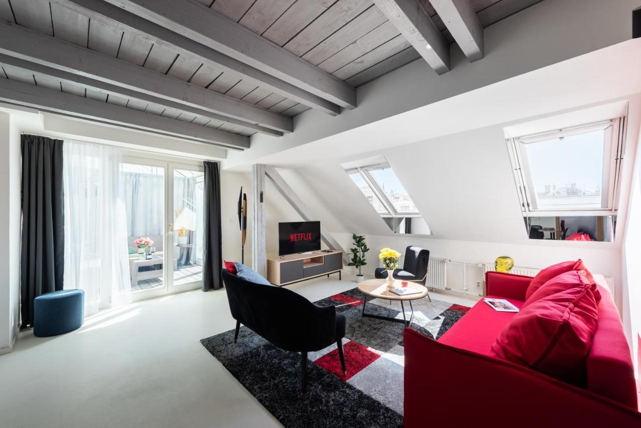 Apartment Duplex In On Mala Stepanska