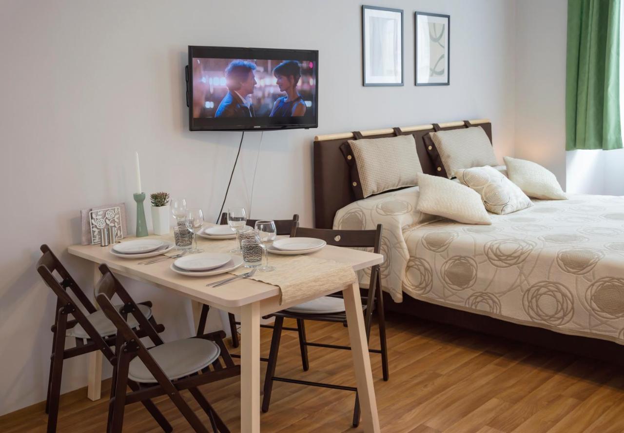 Apartment Krakovska 5 *