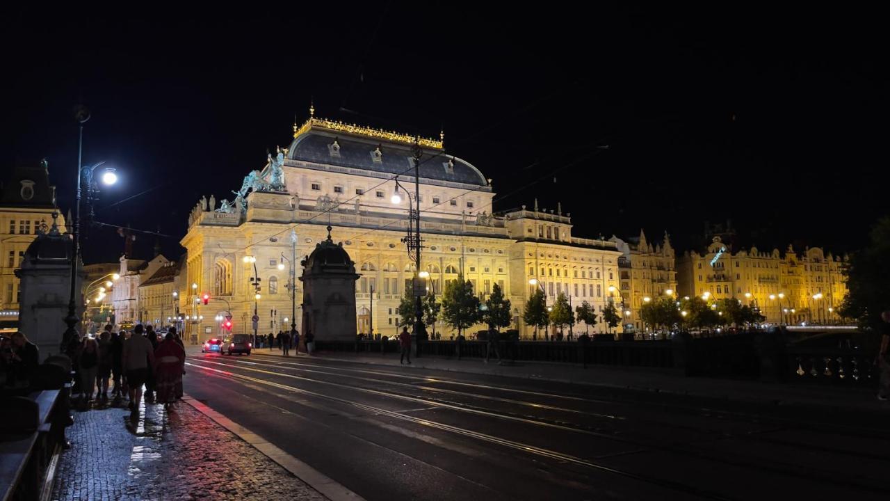 Center Of 369 Apartment Prag