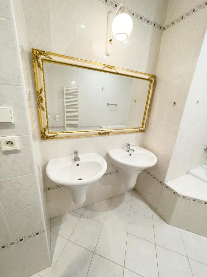 Apartment Center Of 369