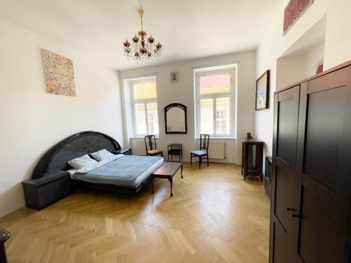 Apartment Center Of 369 Prag