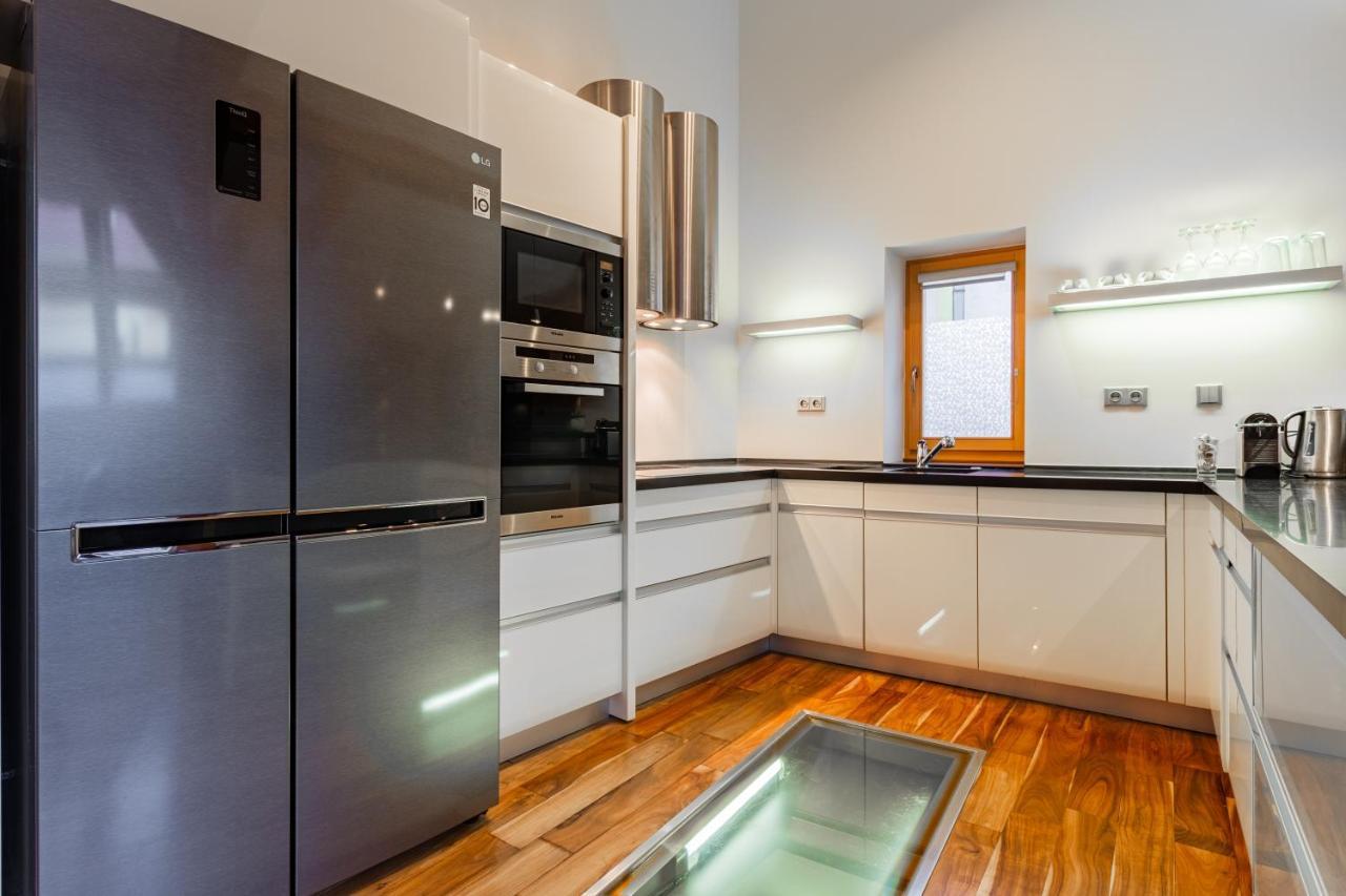 Days - Spacious 117m2 Attic Retreat W Ac - Near Old Town Sq Praga