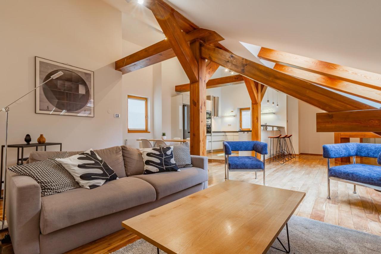 Days - Spacious 117m2 Attic Retreat W Ac - Near Old Town Sq * Praga