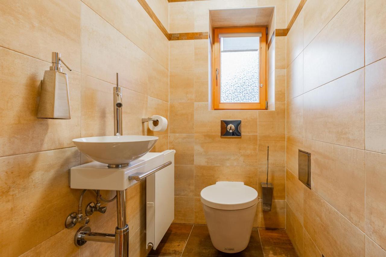 Apartamento Days - Spacious 117m2 Attic Retreat W Ac - Near Old Town Sq