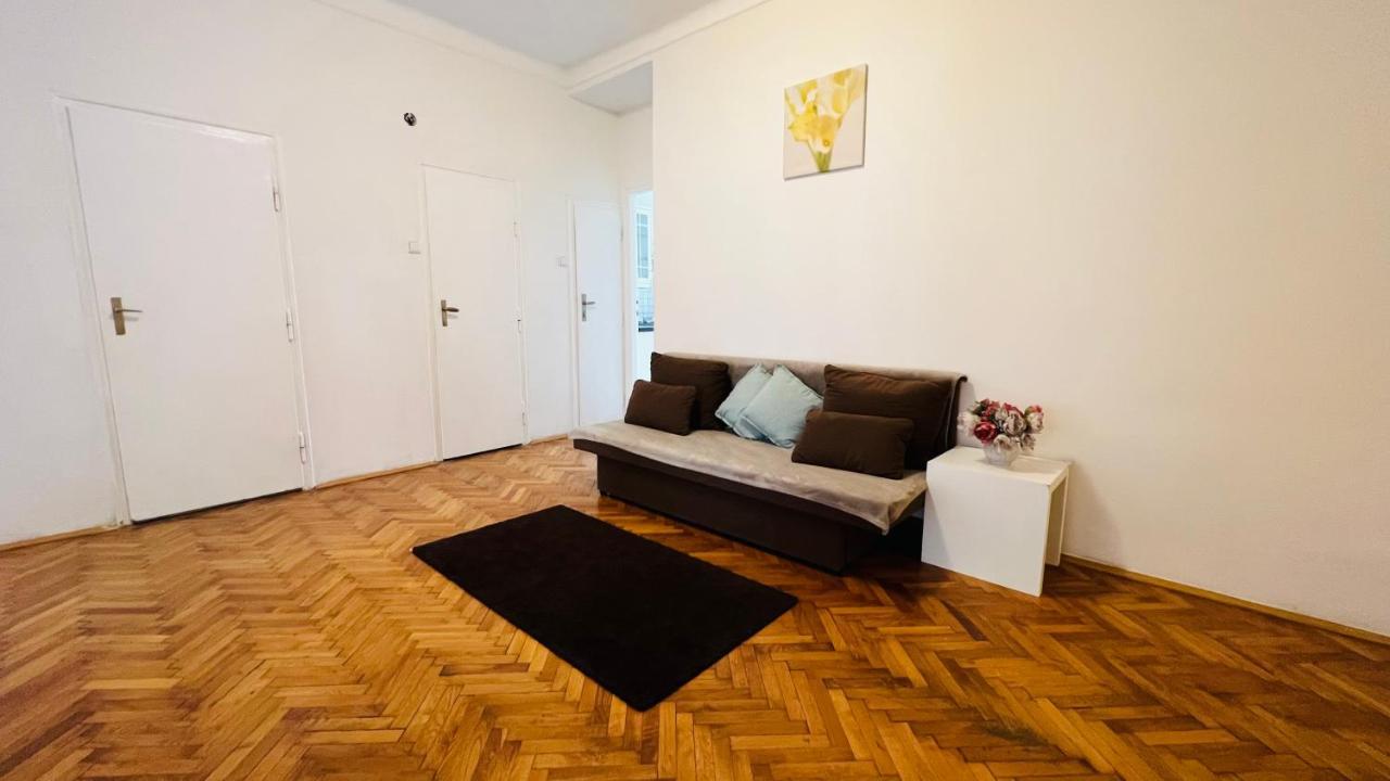 Apartment Cosy Flat In The Heart Of Prag