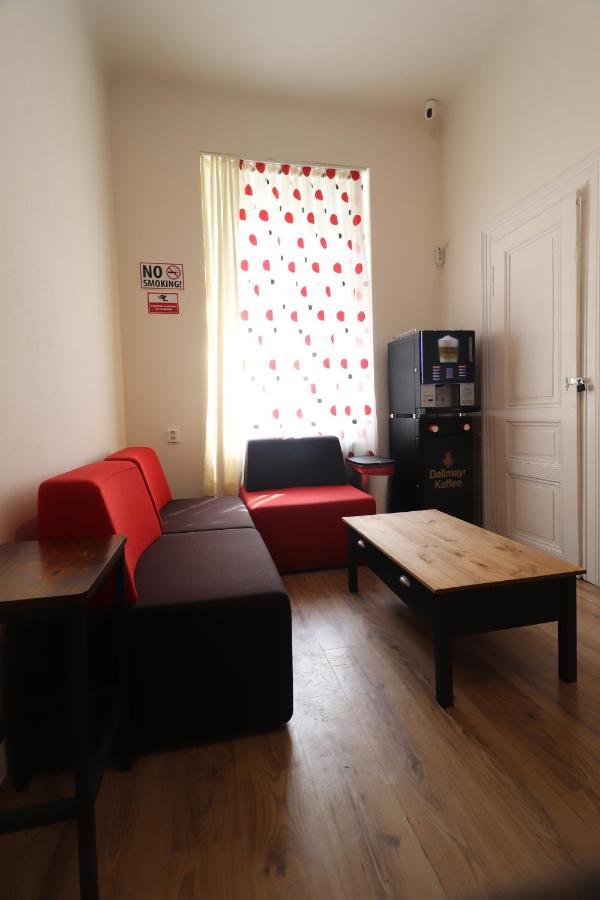 Forum Hostel *
