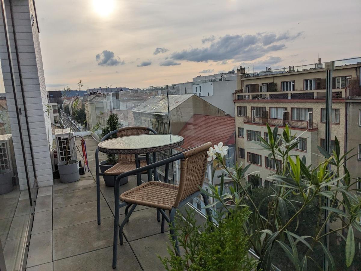 Cozy With Big Terrace In - Karlin Apartment Prague