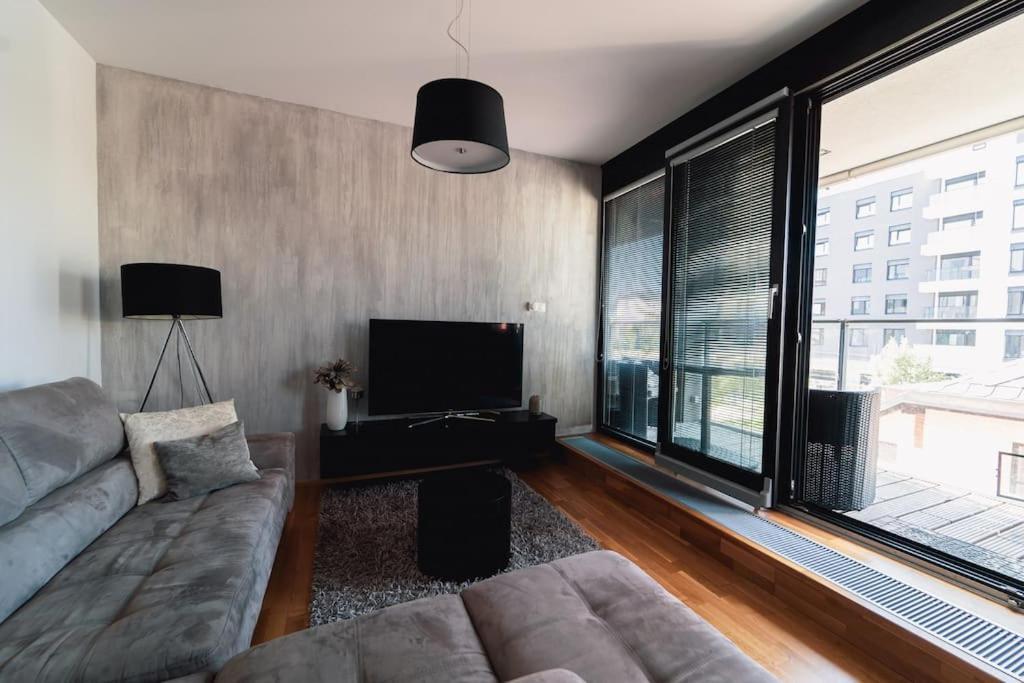 Apartment Marina River View Close To Centre Free Parking