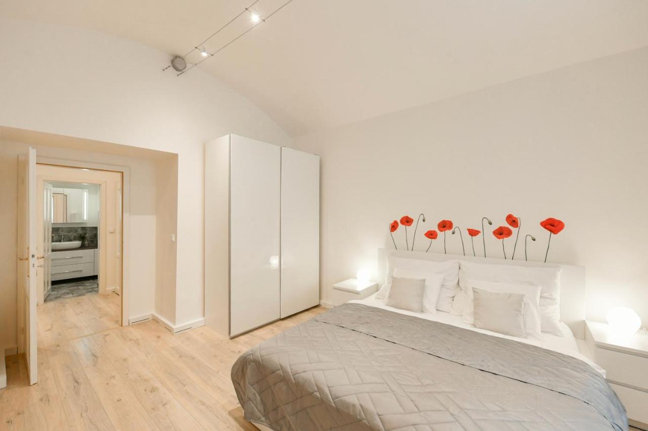 Apartment Kubelikova 32 *
