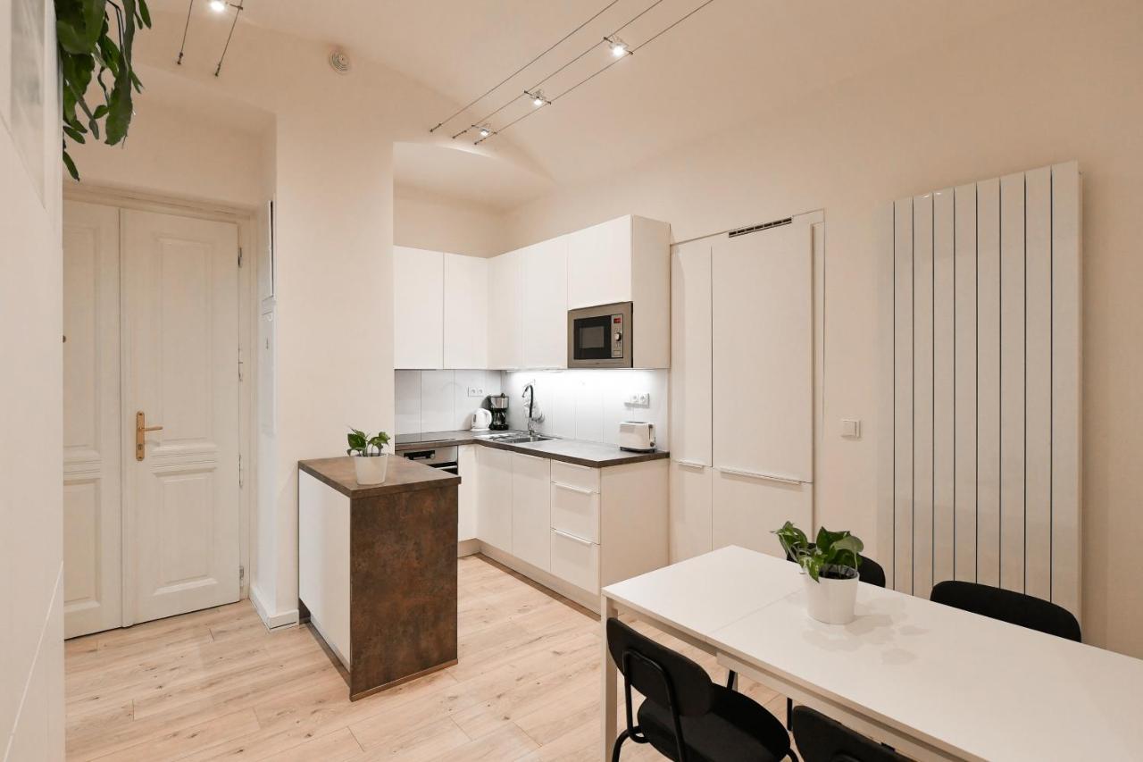 Apartment Kubelikova 32 *