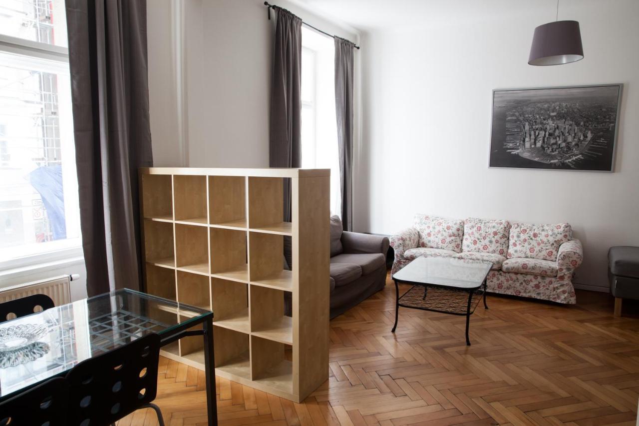 Apartamento 2b Pechackova Family With Balcony By The River