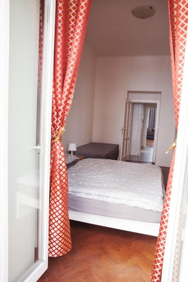Apartamento 2b Pechackova Family With Balcony By The River