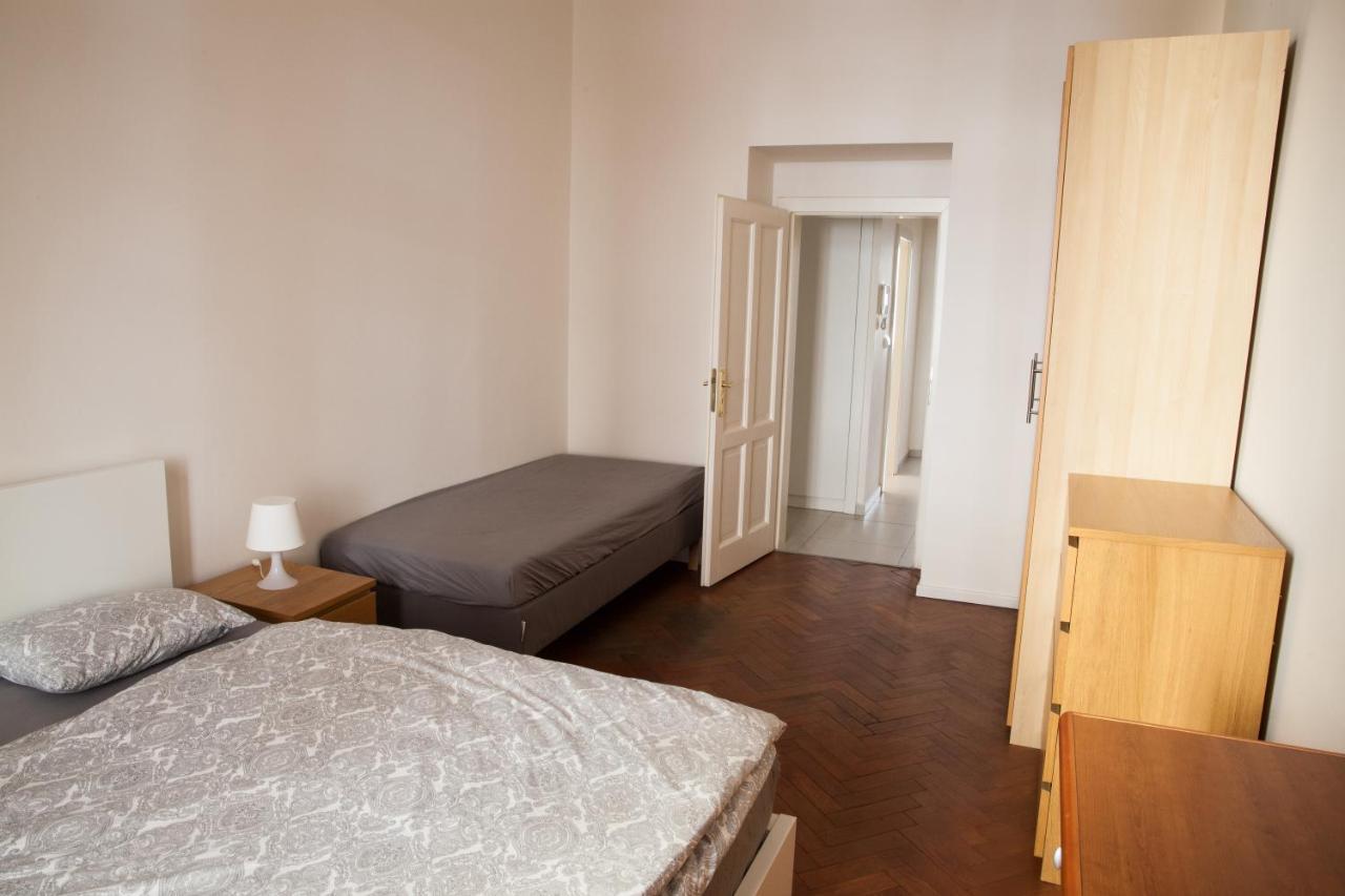 Apartamento 2b Pechackova Family With Balcony By The River Praga
