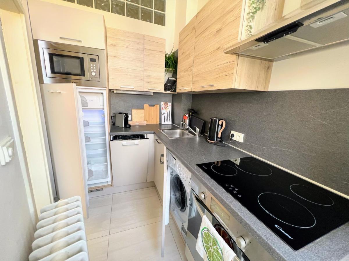 Beautiful & Peaceful With Cute Balcony Appartement Prague