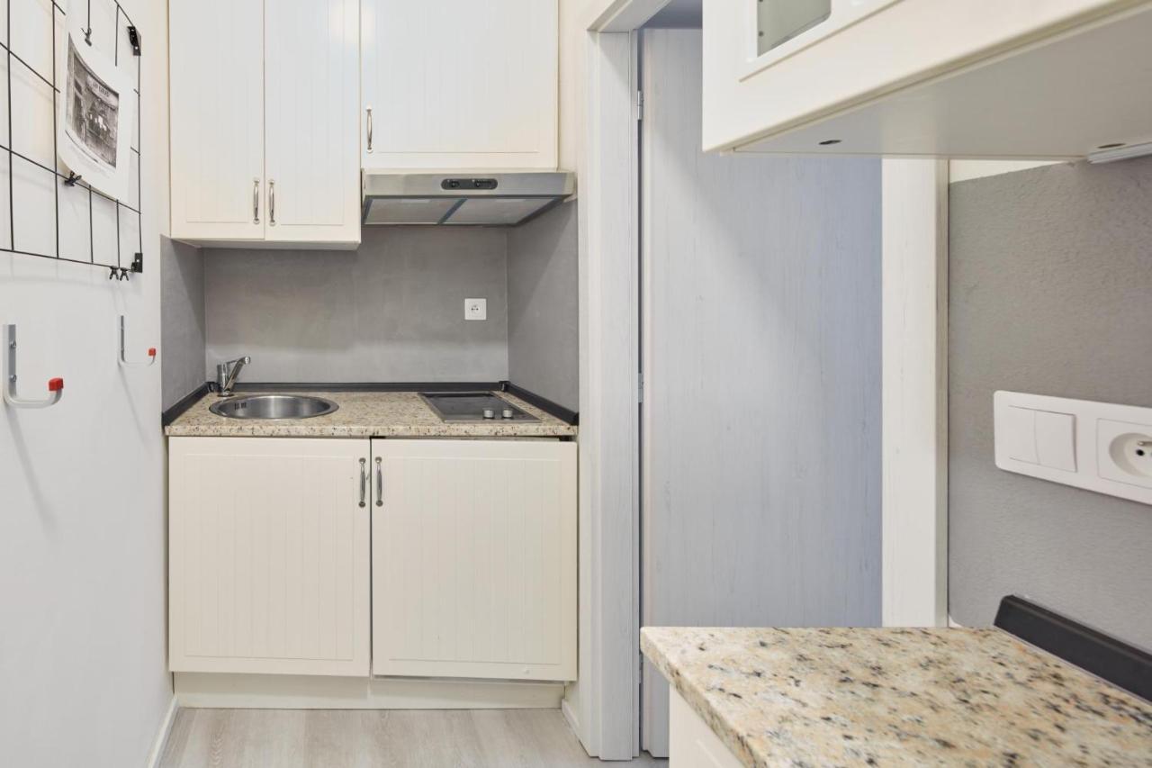 Days - Stylish - Trendy Neighborhood Apartment Prague